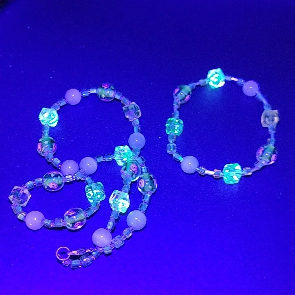 Unique Handmade Vibrant Green Art Glass Faceted Round Necklace and Bracelet Set